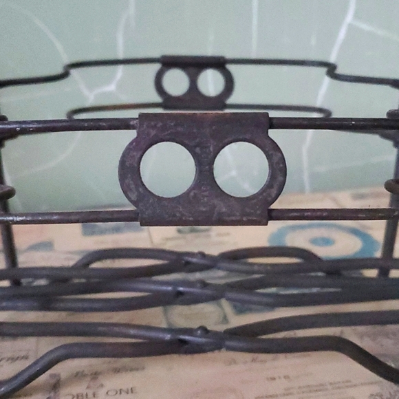 Vintage Casserole Dish Trivet Expandable Holder - Picture 8 of 9